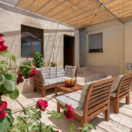 Amazing In With Outdoor Swimming Pool *